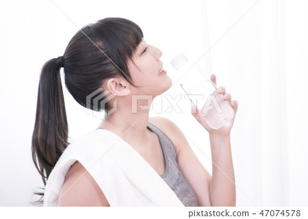 Home sports, health care, drink plenty of water 47074578