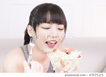 Healthy eating of fresh fruits and vegetables 47075125