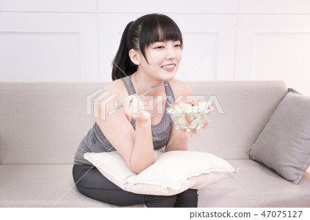 Healthy eating of fresh fruits and vegetables 47075127