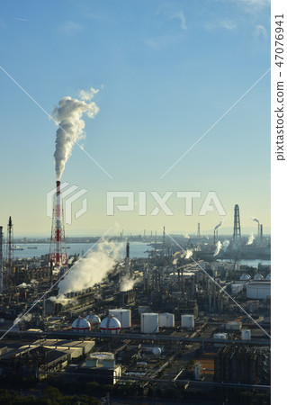 Yokkaichi factory scenery Yokkaichi factory scenery 47076941