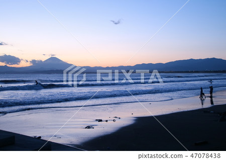 從Kakinuma海岸的富士山看法 從Kakinuma海岸的富士山看法 47078438