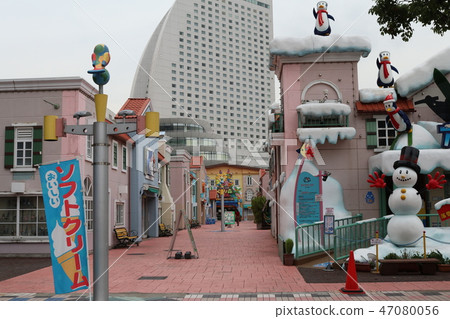 Yokohama Cosmoworld Amusement Facility 47080056