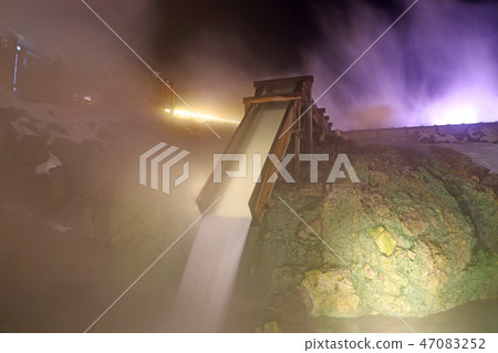 [Japanese hot springs] Yukata of Kusatsu hot springs that have been lit up 47083252