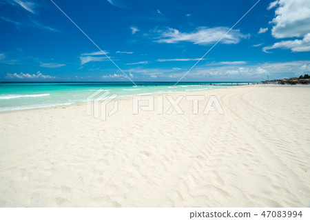 Amazing beach of Varadero during a day 47083994
