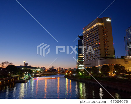 黃昏OBP摩天大樓和第二個Neyagawa 黃昏OBP摩天大樓和第二個Neyagawa 47084076