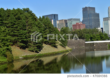 在東京都千代田區的皇宮（江戶城堡）的櫻田地區拍攝的照片，朝向Sakuradamon地區 47084366