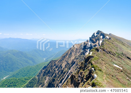 Spring Tanigawadake mountain climbing (I watch the Okino ear from Ichinokuradake area) 47085541