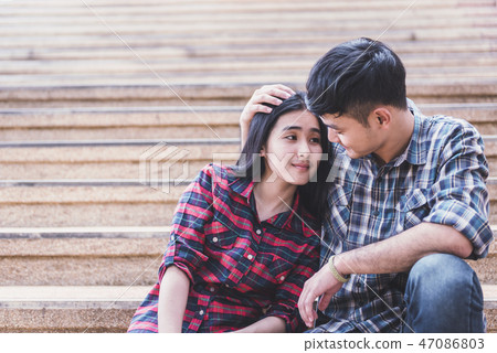 Smiling couple in love Smiling couple in love 47086803