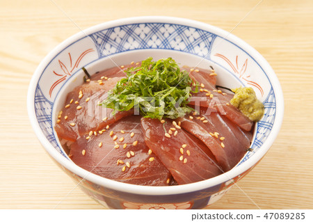 金槍魚醃製的米飯 47089285