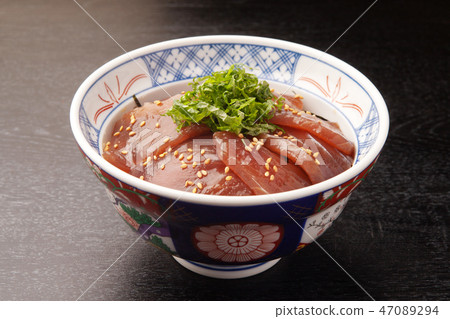 金槍魚醃製的米飯 47089294