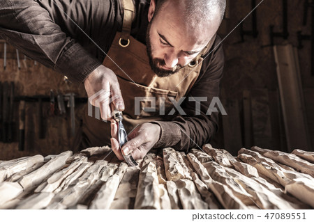 carpenter at work 47089551