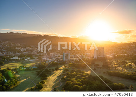 "Hawaii" Dawn / morning view of Honolulu "From a hotel in Waikiki" 47090418