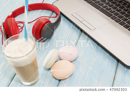 open notebook, white mug with coffee, marshmallows 47092303