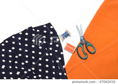 Coil with thread, scissors and ruler  47092658