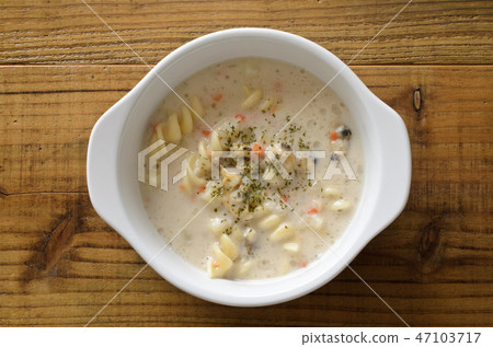 Clam chowder 47103717