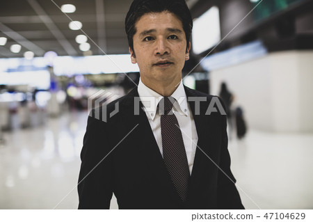 business man, airport, walk 47104629