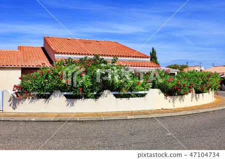 Street with walkway in french village Gruissan Street with walkway in french village Gruissan 47104734