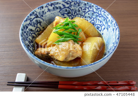 Simmered chicken and radish dishes Simmered chicken and radish dishes 47105448