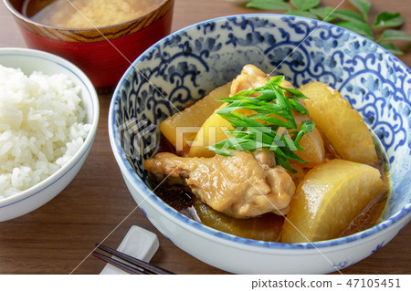 燉雞和蘿蔔菜 47105451