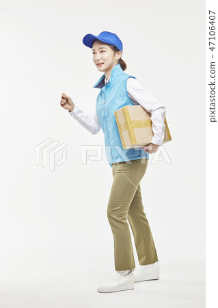 Courier, Courier article, Delivery man, Young man, Young woman Courier, Courier article, Delivery man, Young man, Young woman 47106407