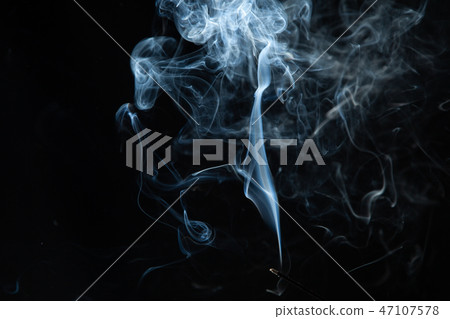 White smoke on black background White smoke on black background 47107578