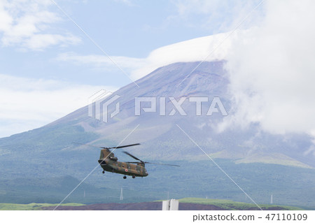 富士山和奇努克大型運輸直升機 47110109