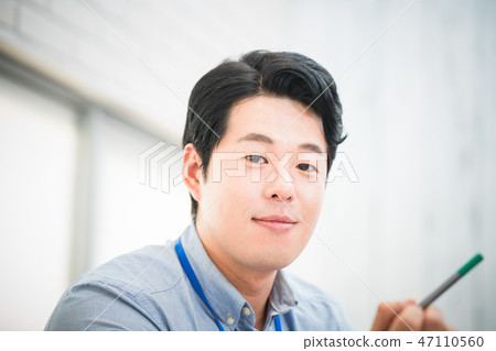 Businesswoman, office worker, meeting, businesswoman, young, business woman, announcement, reporting, casual 47110560