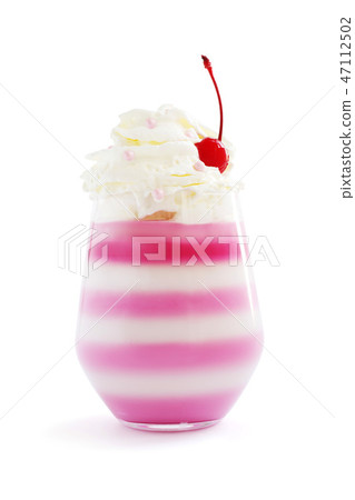 Jello dessert with whipped cream 47112502