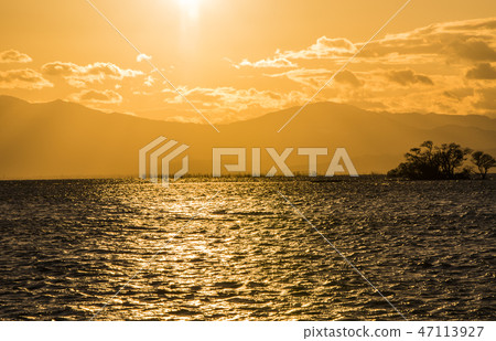 琵琶湖日落美景 47113927