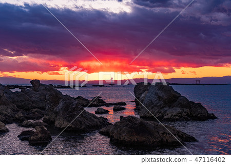 Hayama sunset and lighthouse (Kanagawa Prefecture Hayama Morito) 47116402