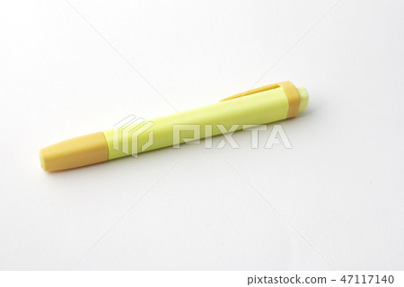 Yellow highlighter 47117140
