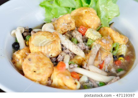 stir-fried tofu and mushroom stir-fried tofu and mushroom 47119397