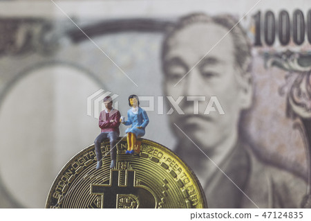 比特幣和1萬日元的賬單 47124835