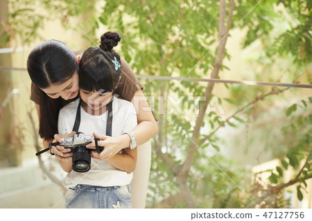 父母和孩子的生活方式創意 父母和孩子的生活方式創意 47127756