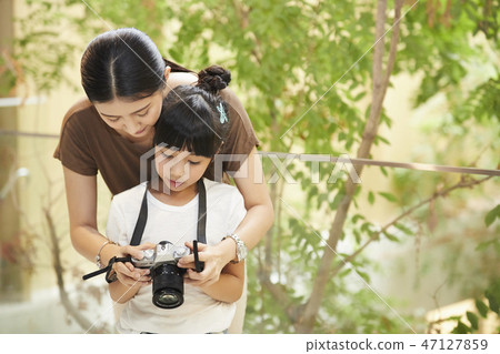 父母和孩子的生活方式創意 47127859