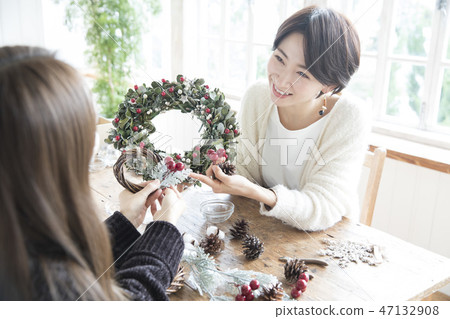 聖誕花環 47132908