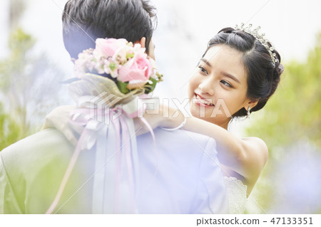 Couple marriage bridal 47133351