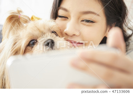 Woman pet lifestyle 47133606