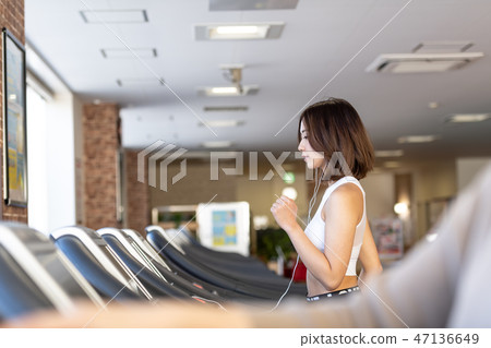 Young Women, Gym, Diet, Gym, Fitness Young Women, Gym, Diet, Gym, Fitness 47136649