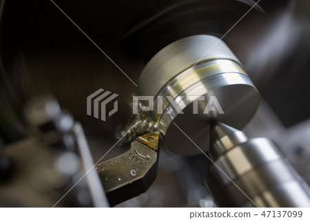 用鑽頭鑽鋁 用鑽頭鑽鋁 47137099