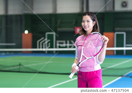 Young woman, tennis court, racket Young woman, tennis court, racket 47137504