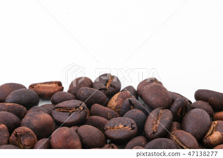 Coffee beans isolated on white background Coffee beans isolated on white background 47138277