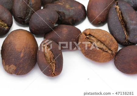 Coffee beans isolated on white background  47138281