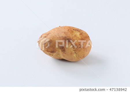 [具有剪切路徑]土豆 47138942