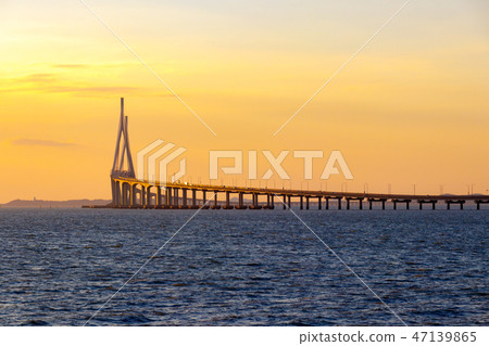 仁川大橋。海和仁川大橋。 47139865