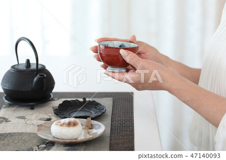 喝日本茶的主婦 喝日本茶的主婦 47140093
