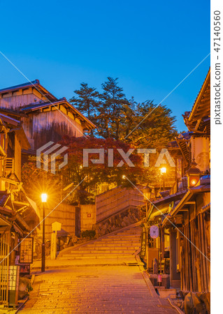 Kyoto Ninosaka early in the morning (two years slope) Kyoto Ninosaka early in the morning (two years slope) 47140560