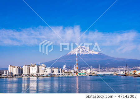 (Shizuoka Prefecture) Takonoura Port and Mt. Fuji 47142005