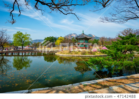 Hyangwonjeong Pavilion, Gyeongbokgung Palace, Seoul, South Korea 47142488
