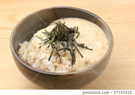 Tororo covered rice Tororo covered rice 47145018